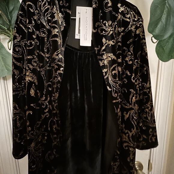 Notations Cardigans Women’s
Formal Black Burnout Floral Long Sleeve 1X Jacket - Picture 3 of 16